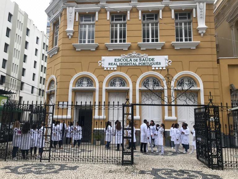 Fachada Escola de Saúde Real Hospital Português